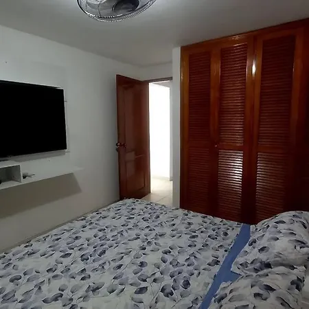 Comodo Apto Piso 3 *